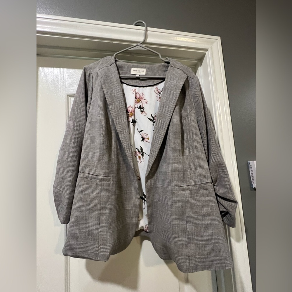 Skies are blue knit jacket